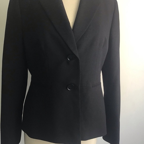 Evan PIcone Black Label fitted two button black blazer. Size 8 - Picture 3 of 14